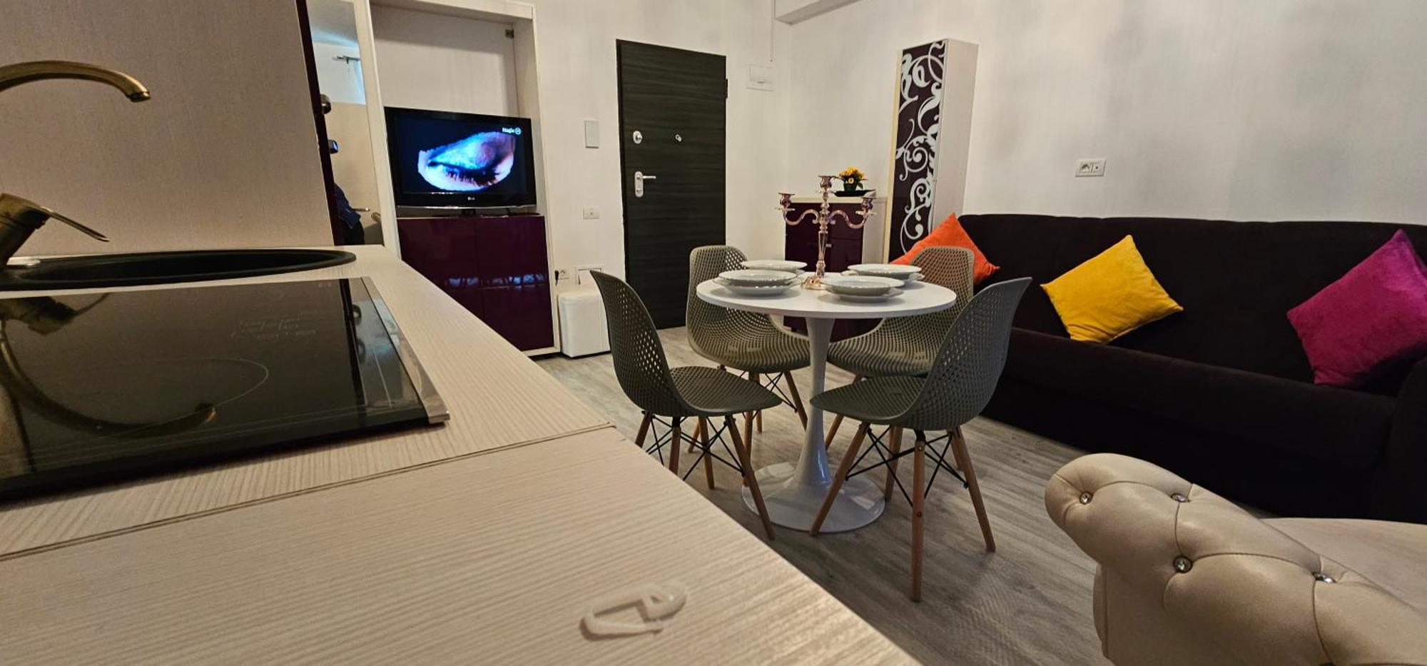 Luxury Aparthotel Promenada In Building Stefan Prima Linie La Mare Navodari Exterior photo