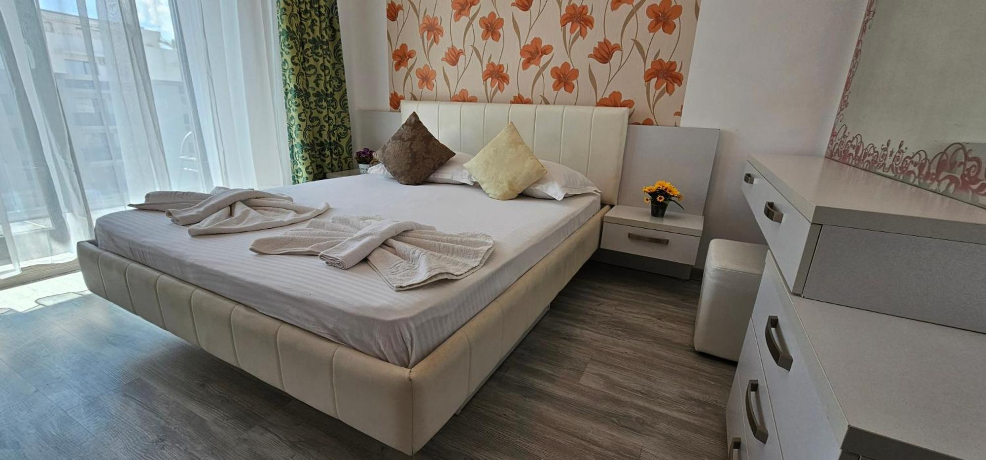 Luxury Aparthotel Promenada In Building Stefan Prima Linie La Mare Navodari Exterior photo