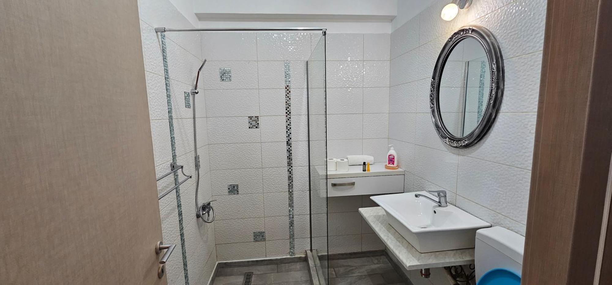 Luxury Aparthotel Promenada In Building Stefan Prima Linie La Mare Navodari Exterior photo